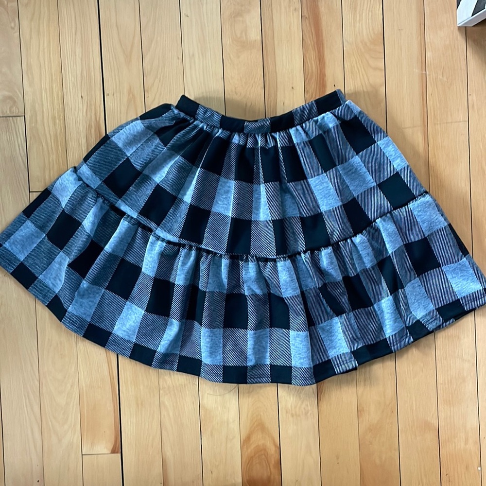 Black and grey mini skirt